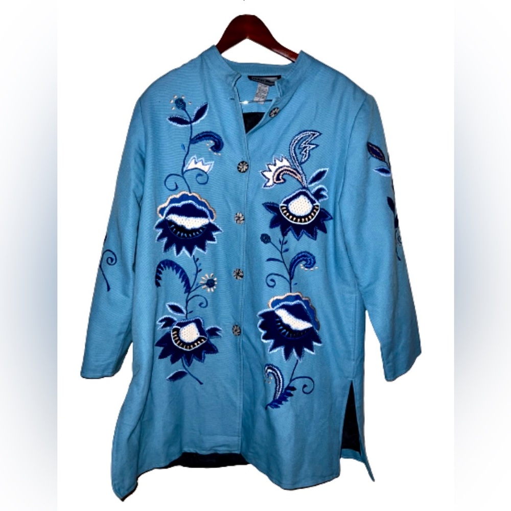 INDIGO MOON  DARK SKY BLUE W MULTICOLORED EMBROIDERED FLORALS w CROCHETED ACCENT